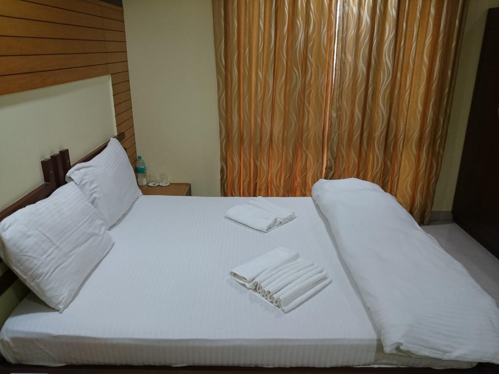 Hill Top International Port Blair Room photo
