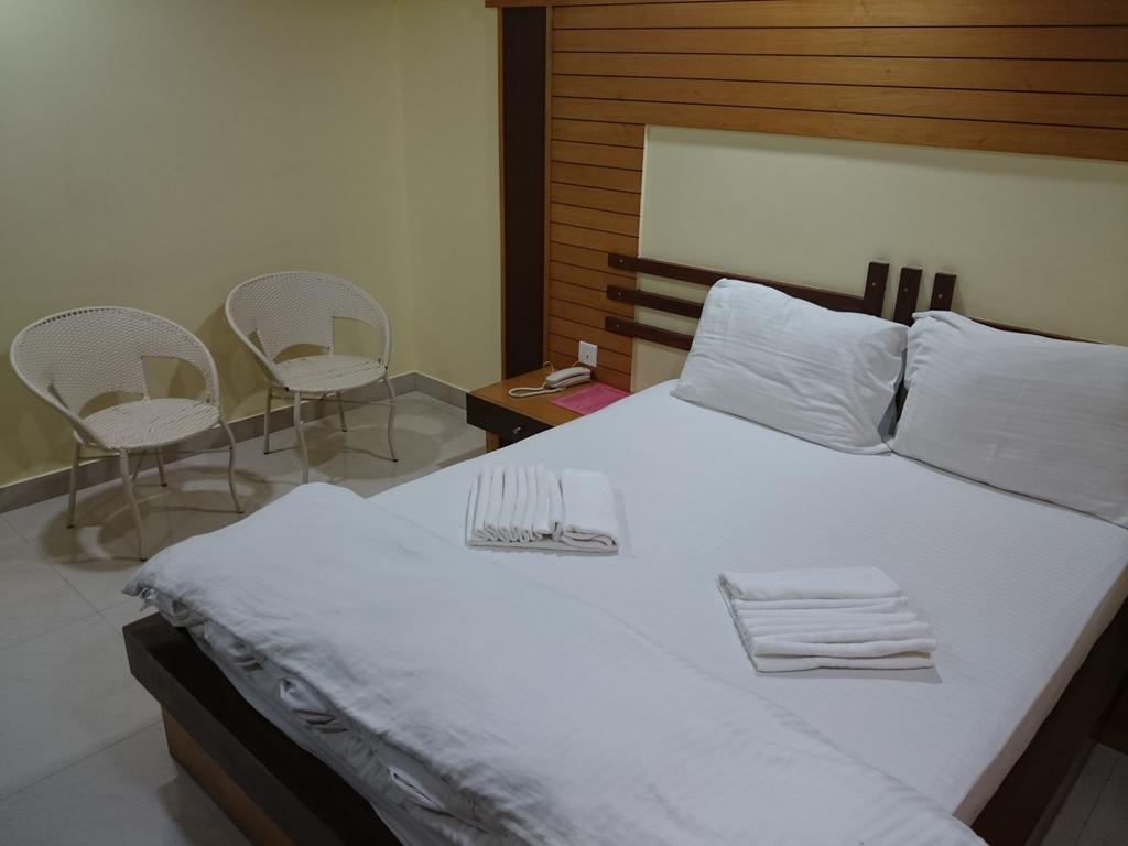 Hill Top International Port Blair Room photo